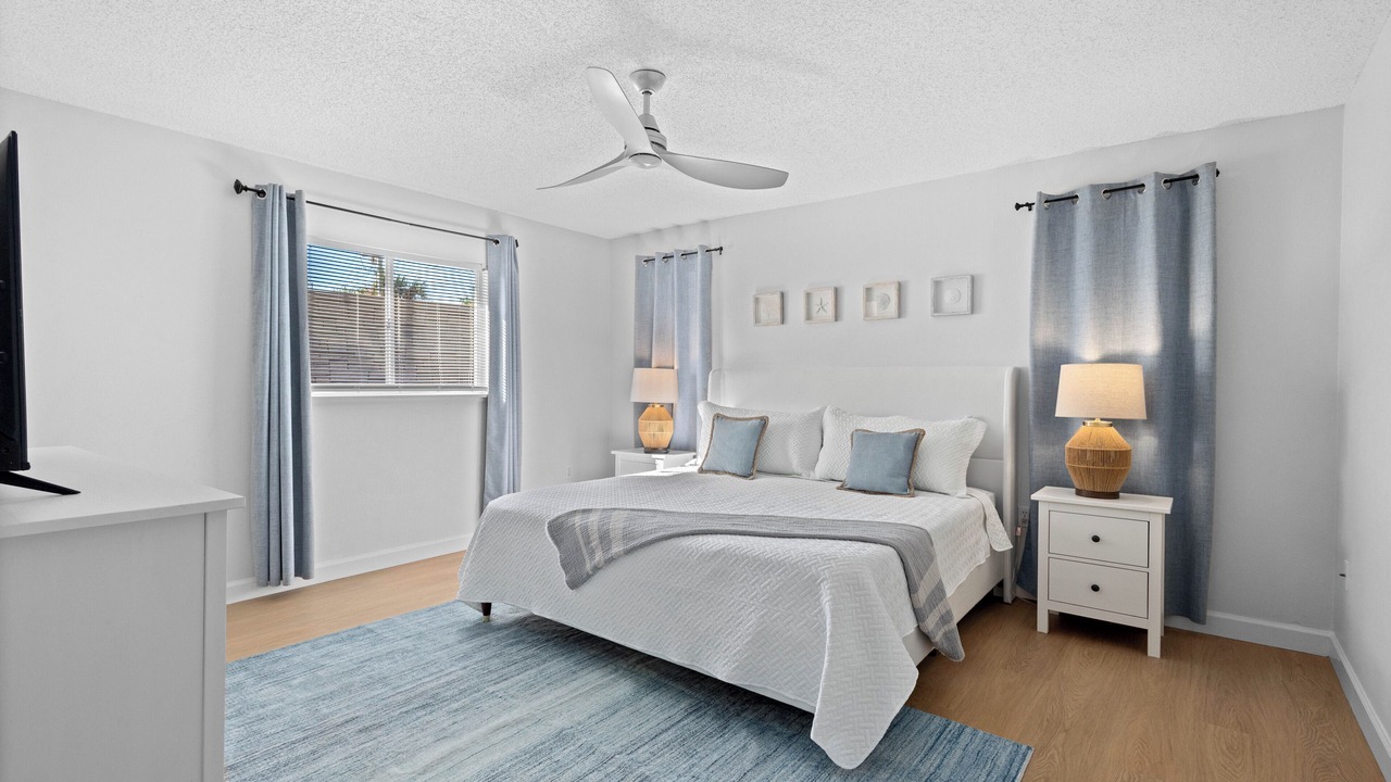 Photo of Bedroom in Gulf Gate Estates