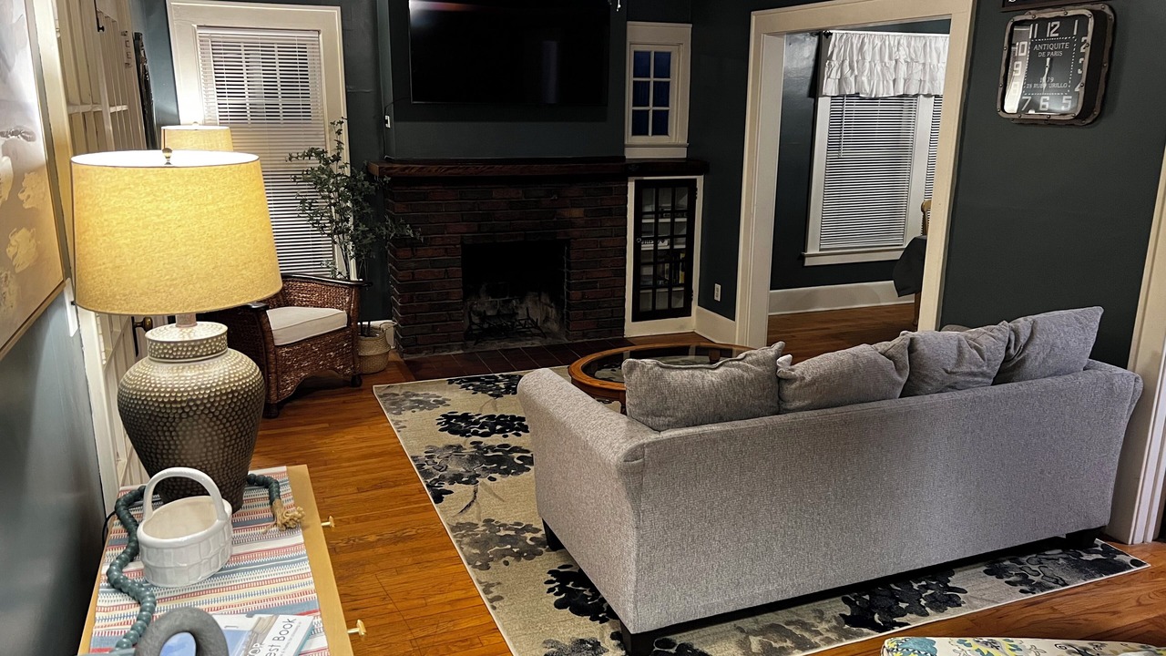 Photo of Livingroom in Eastside
