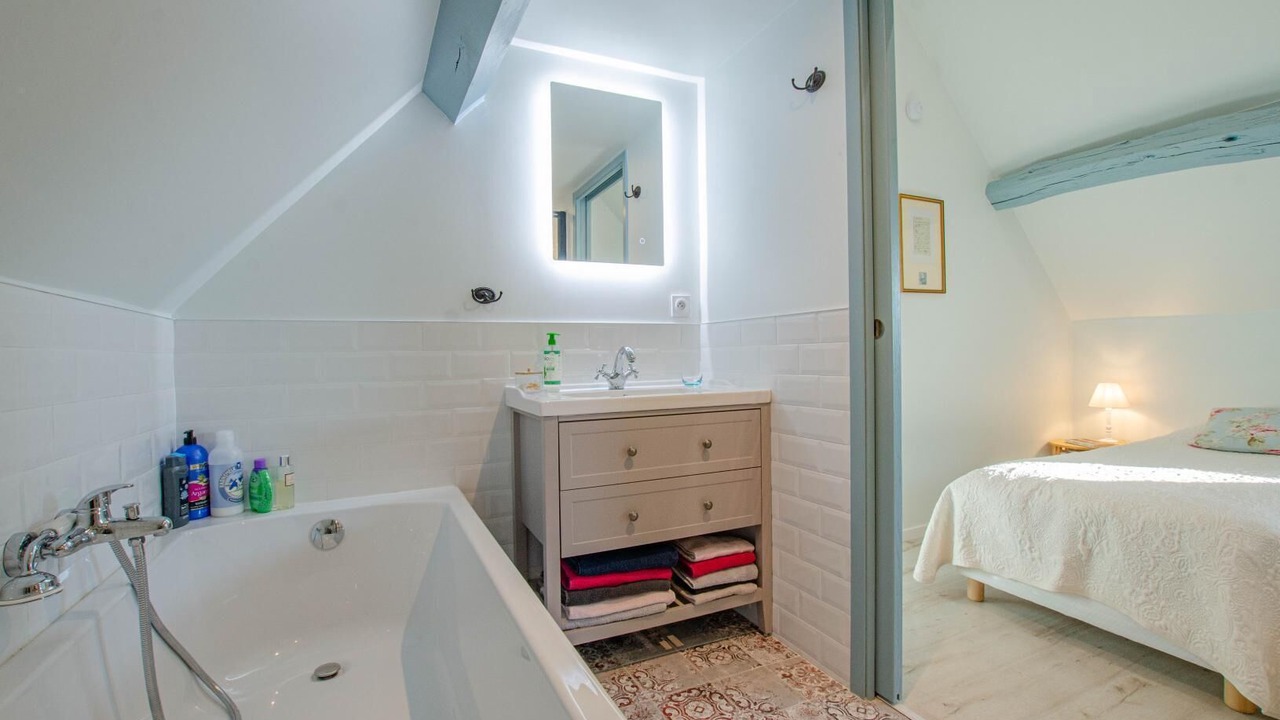 Photo of Bathroom in Marolles-sous-Lignieres