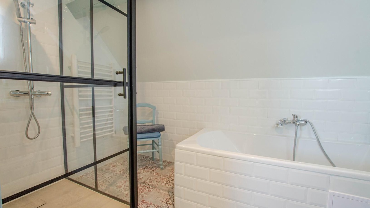 Photo of Bathroom in Marolles-sous-Lignieres