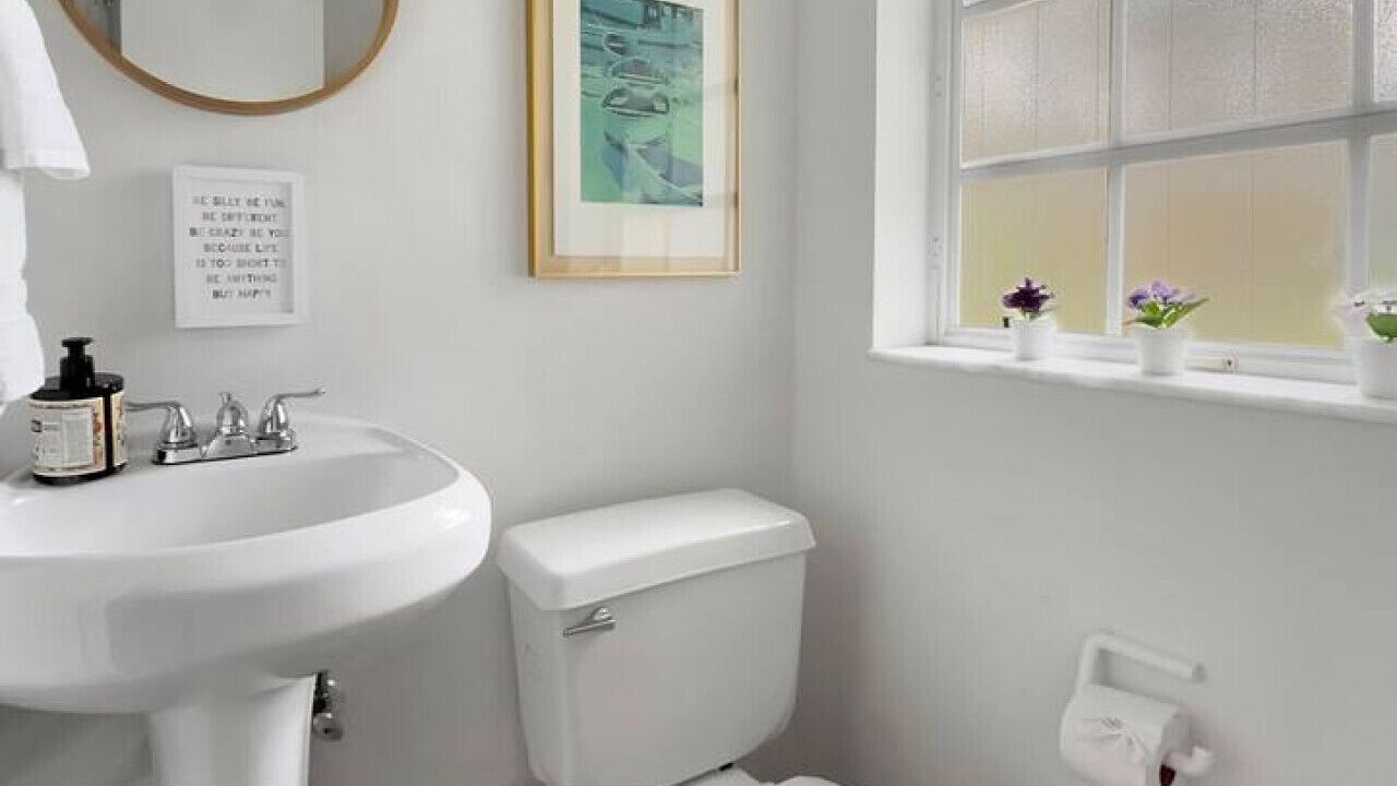 Photo of Bathroom in Harbor Beach