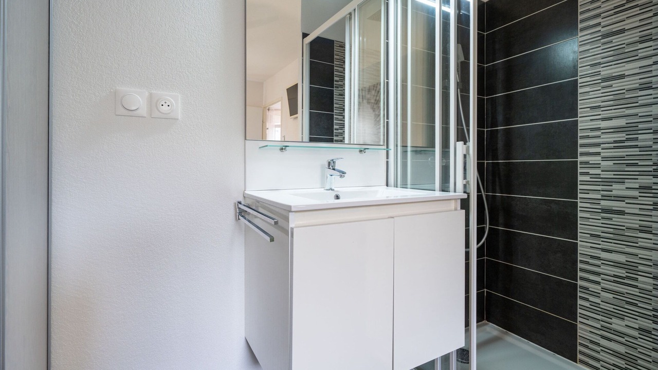 Photo of Bathroom in Serignan