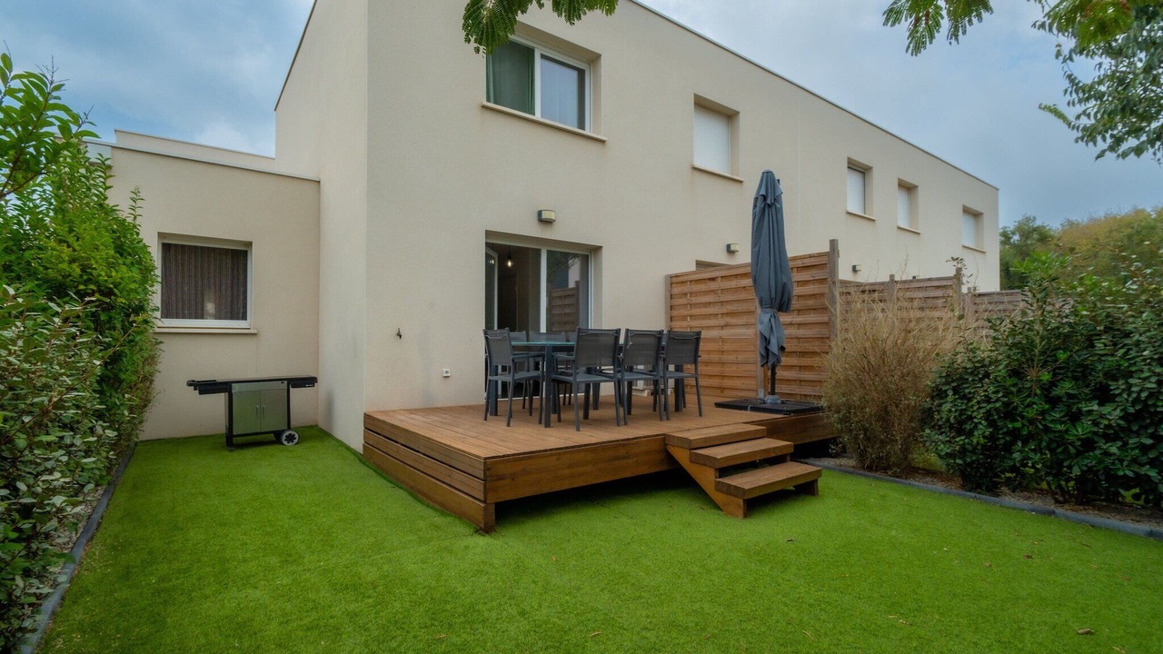 Photo of Outdoor in Serignan