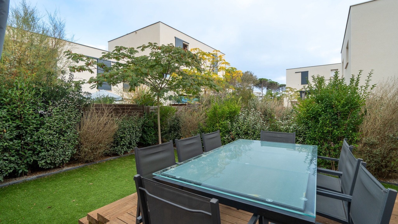 Photo of Others in Serignan