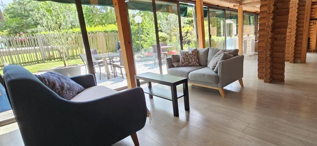 Photo of Livingroom in Paron