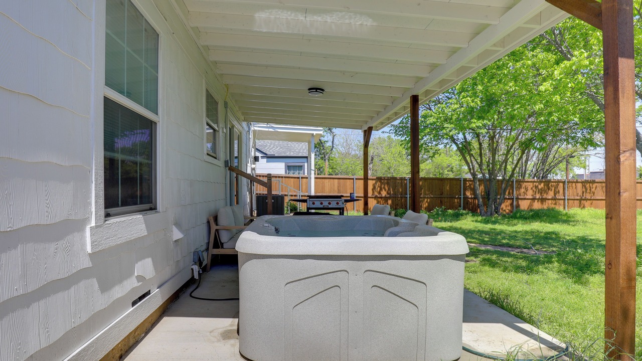 Photo of Patio Balcony in Central Arlington