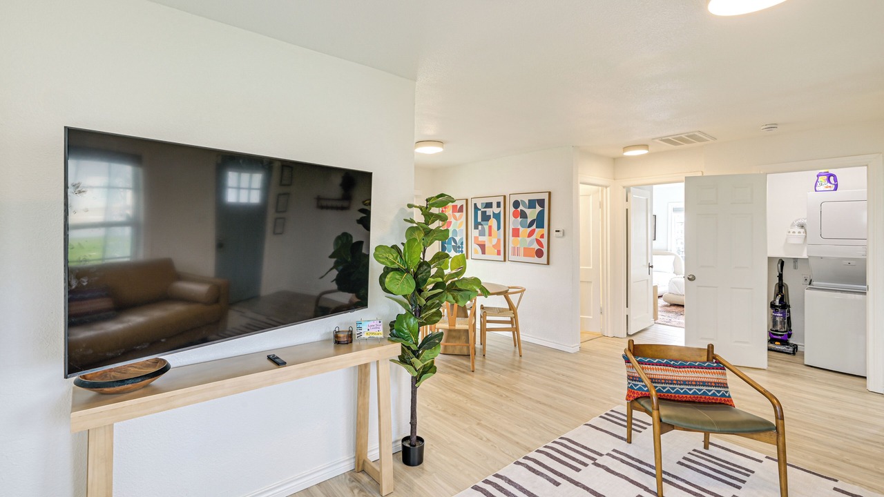 Photo of Livingroom in Central Arlington