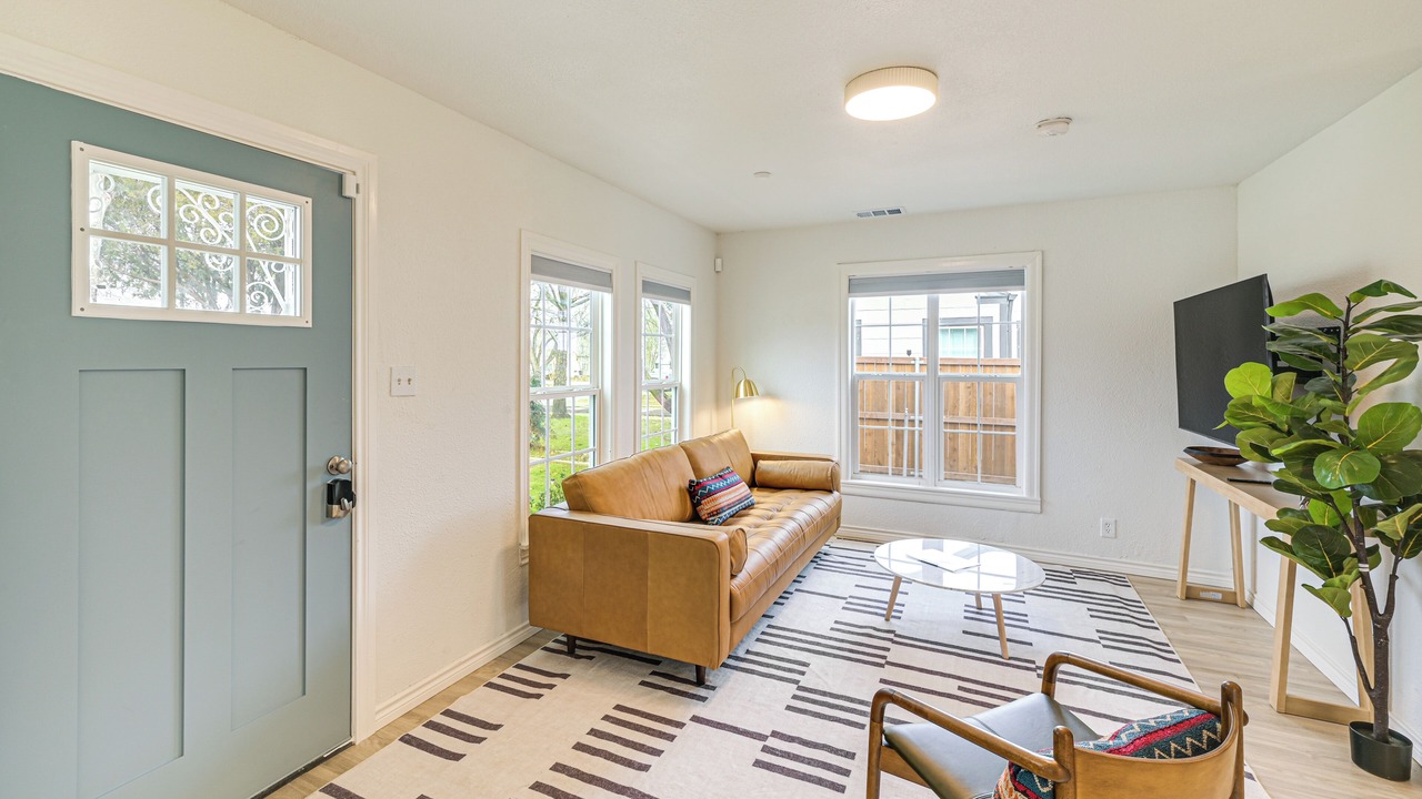 Photo of Bedroom in Central Arlington
