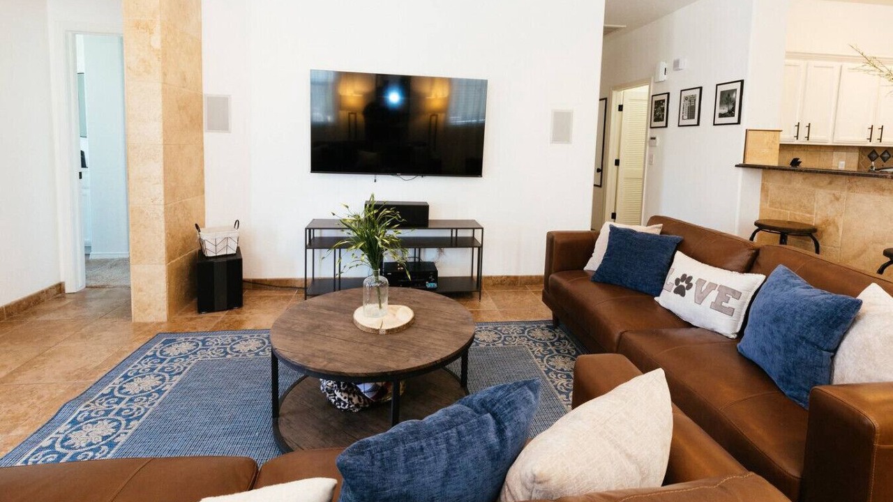 Photo of Livingroom in Biggs Field