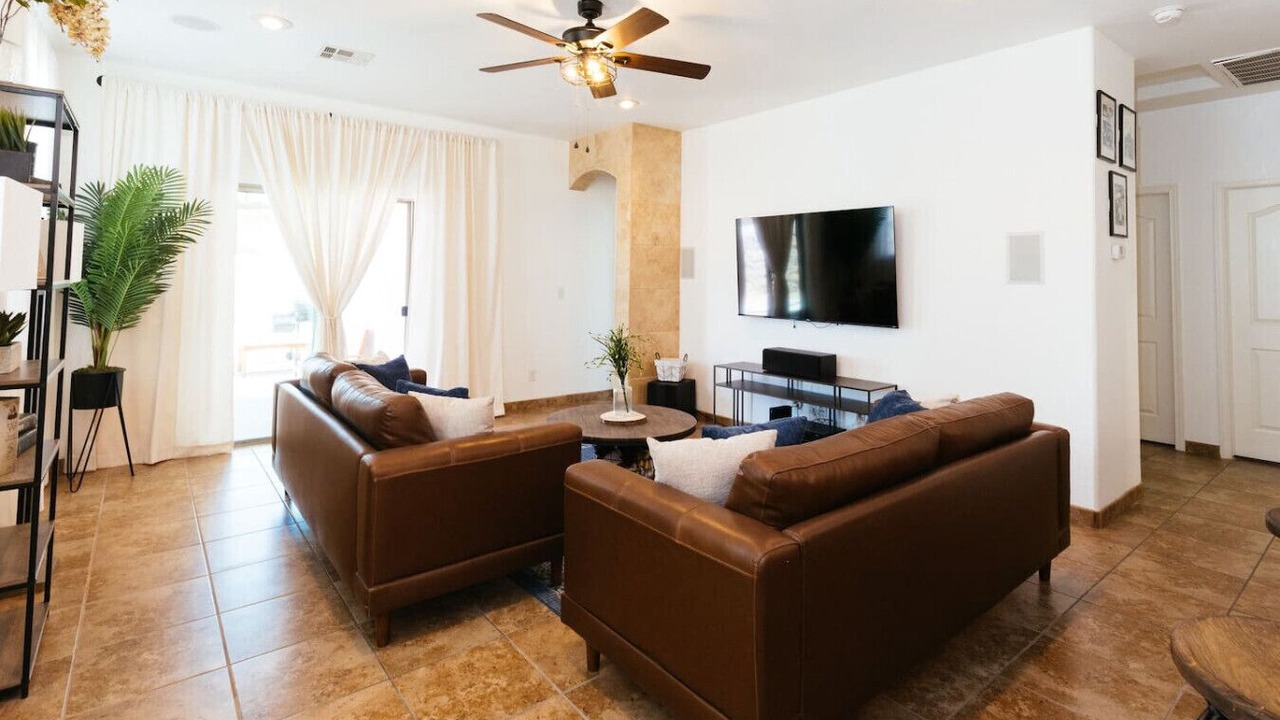 Photo of Livingroom in Biggs Field