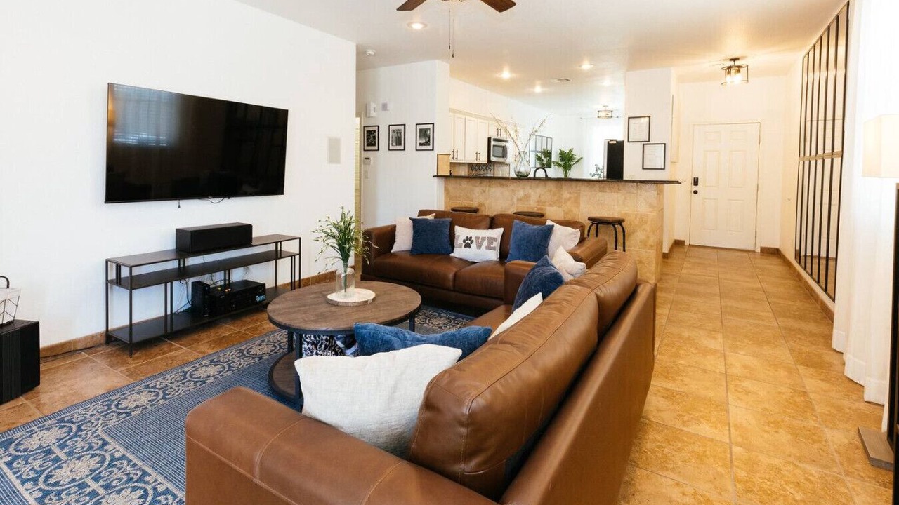 Photo of Livingroom in Biggs Field