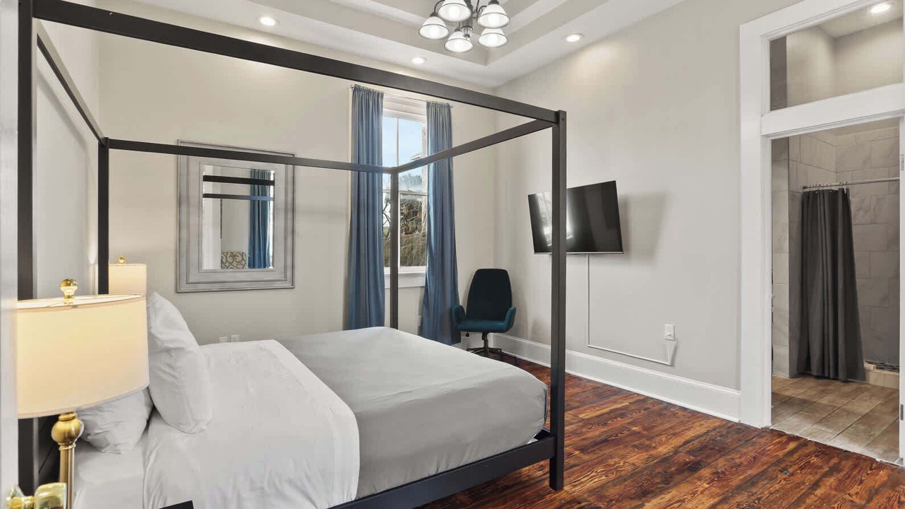 Photo of Bedroom in Mid-City