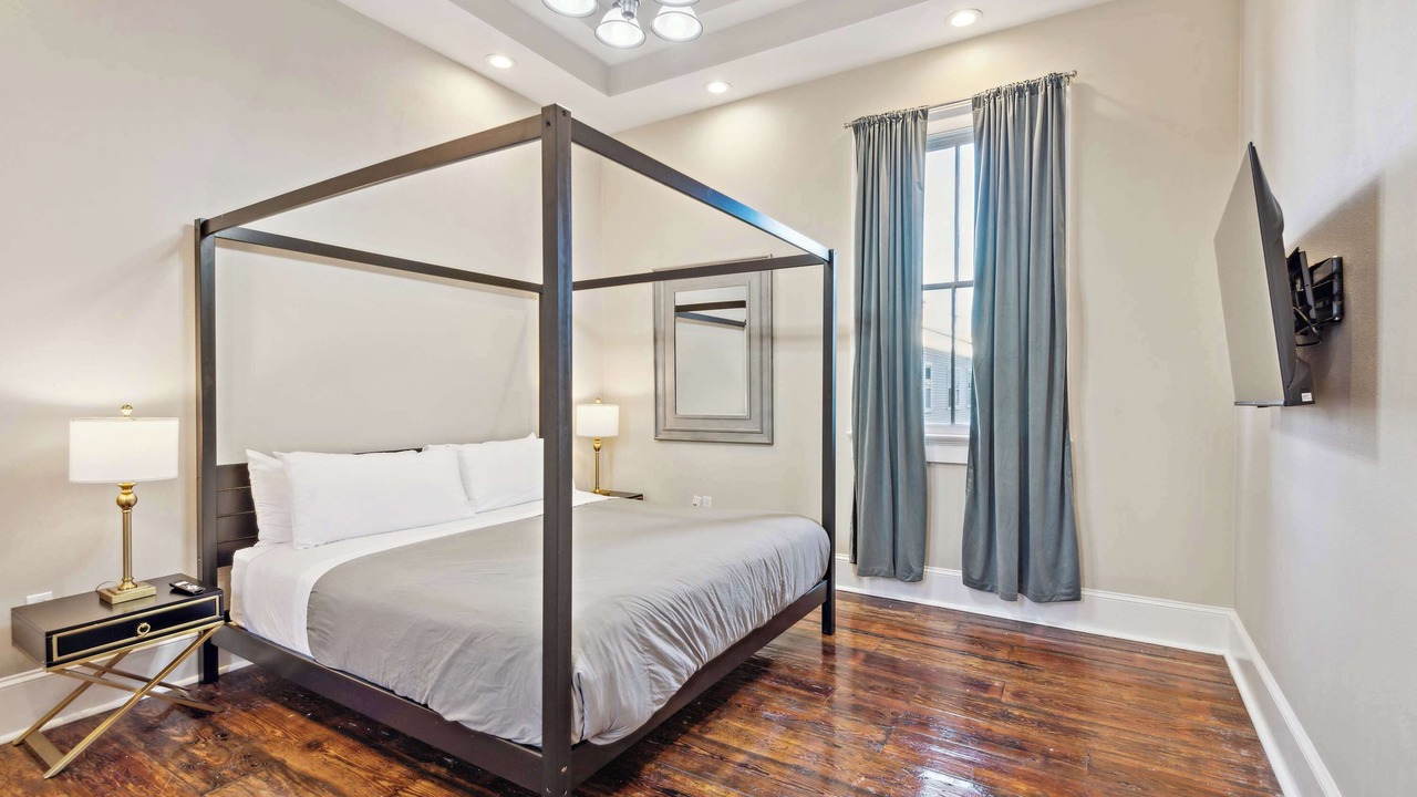 Photo of Bedroom in Mid-City