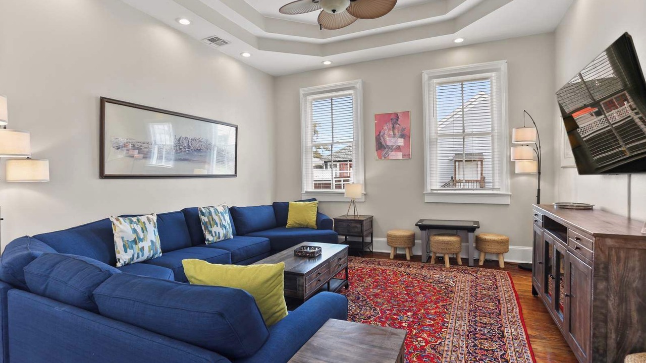 Photo of Livingroom in Mid-City
