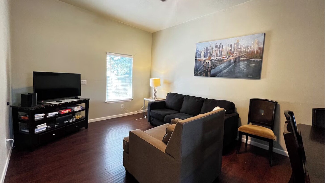 Photo of Livingroom in Five Points