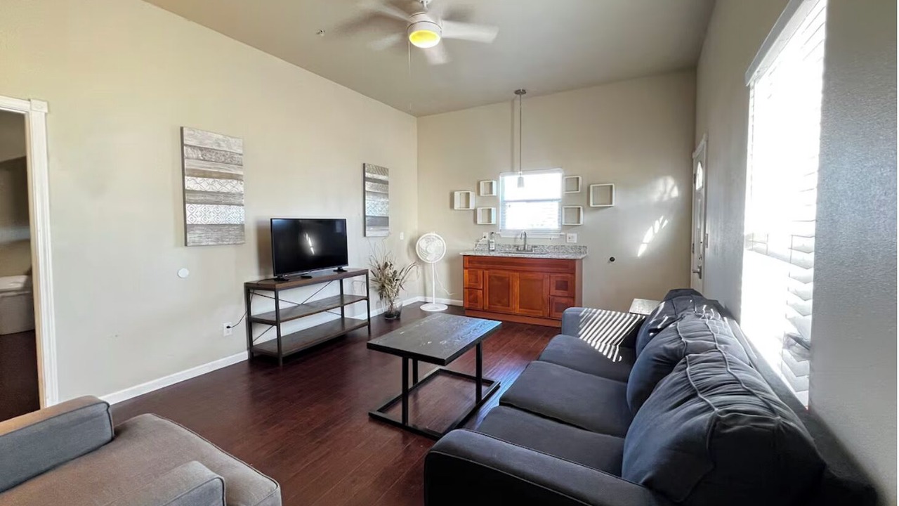 Photo of Livingroom in Five Points