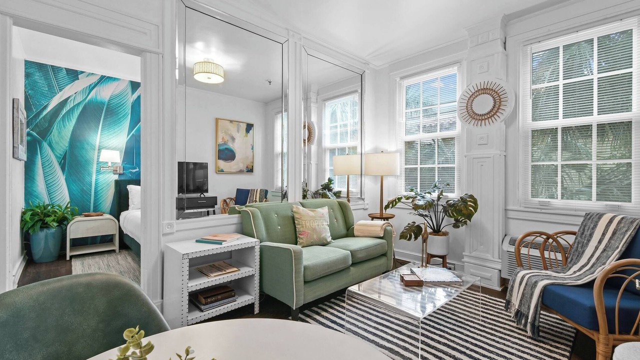 Photo of Livingroom in Palm Beach
