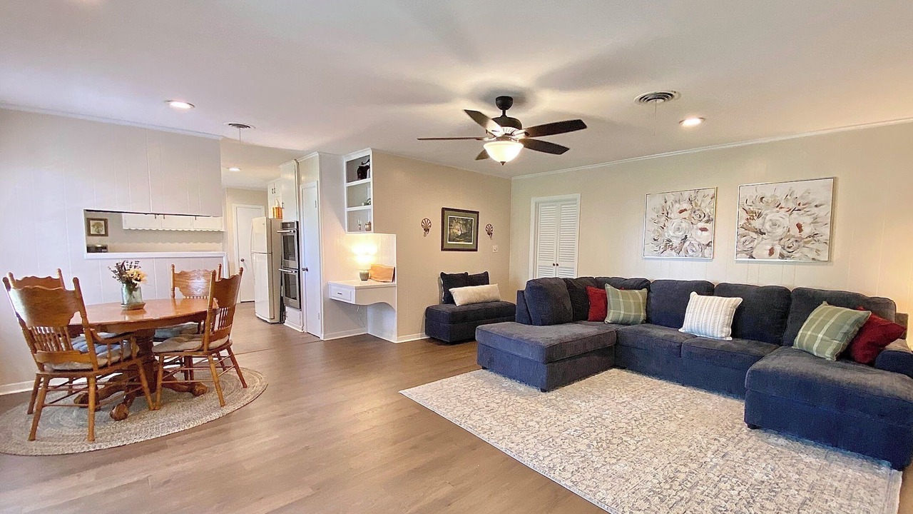 Photo of Livingroom in College Station