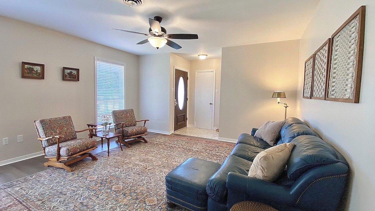 Photo of Livingroom in College Station