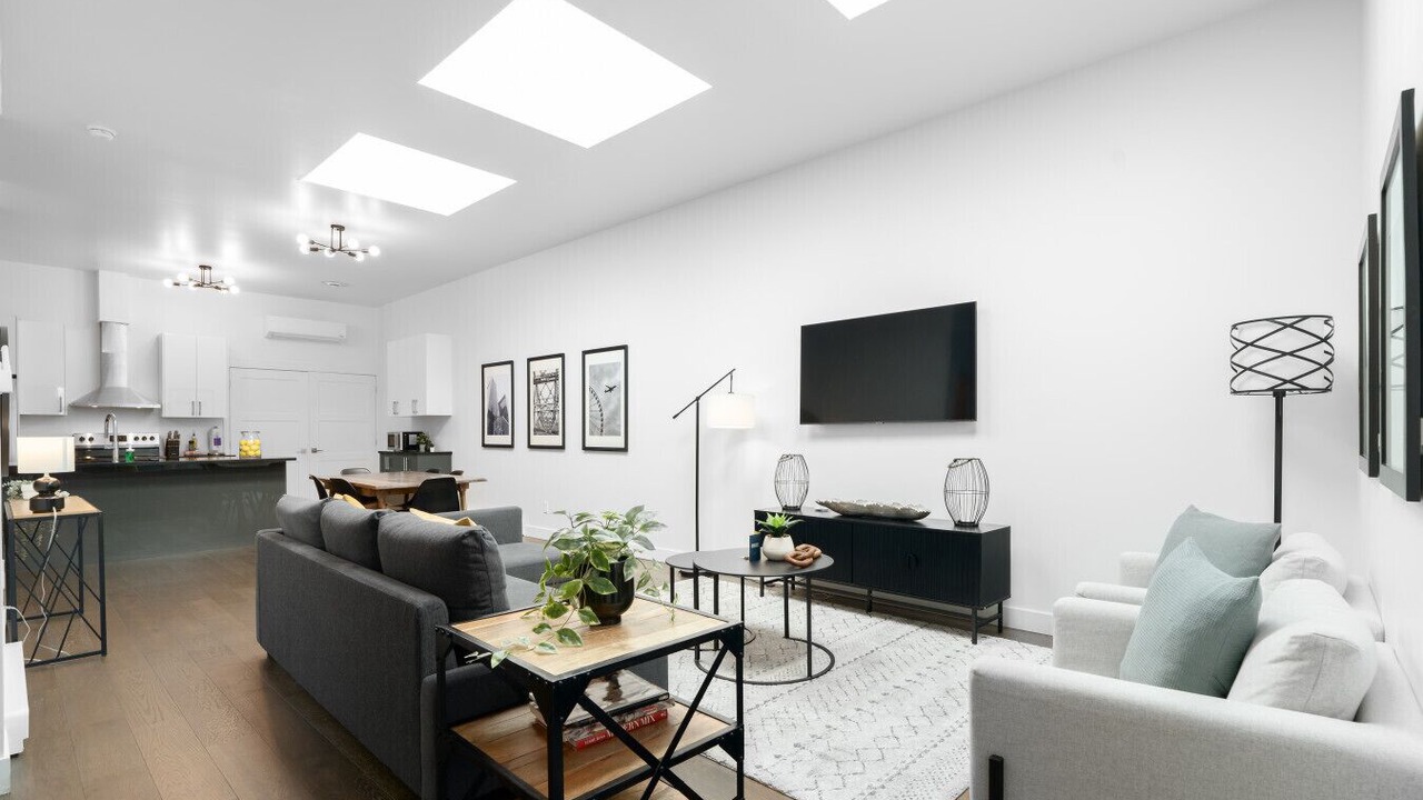 Photo of Livingroom in La Petite-Patrie