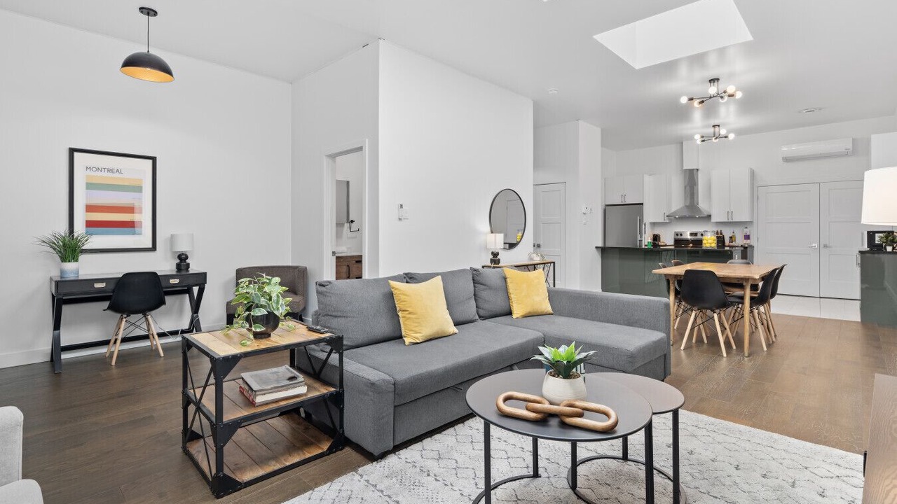 Photo of Livingroom in La Petite-Patrie