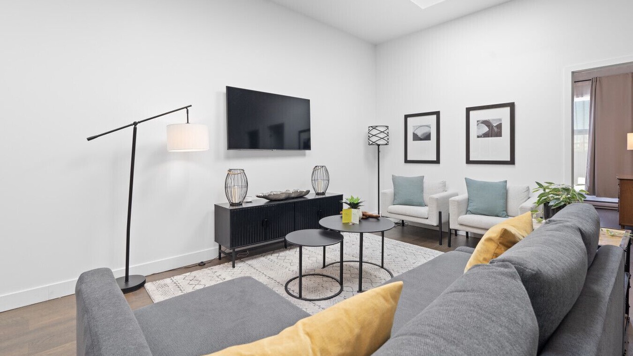 Photo of Livingroom in La Petite-Patrie