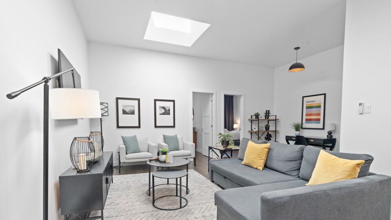 Photo of Livingroom in La Petite-Patrie