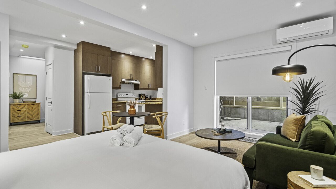 Photo of Bedroom in La Petite-Patrie