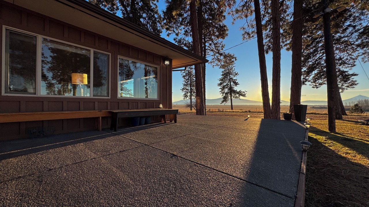 Photo of Patio Balcony in Chiloquin