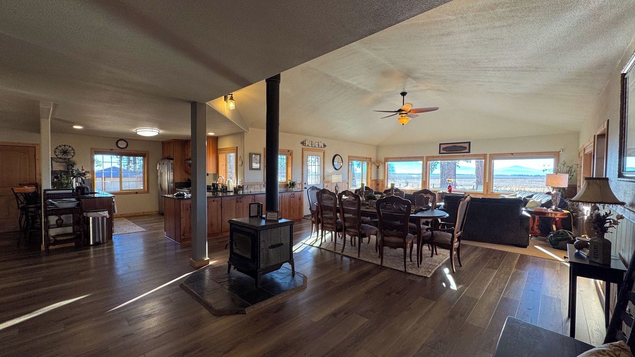 Photo of Livingroom in Chiloquin