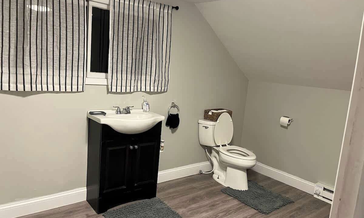 Photo of Bathroom in Day