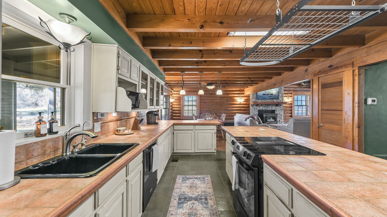 Photo of Kitchen in Annetta