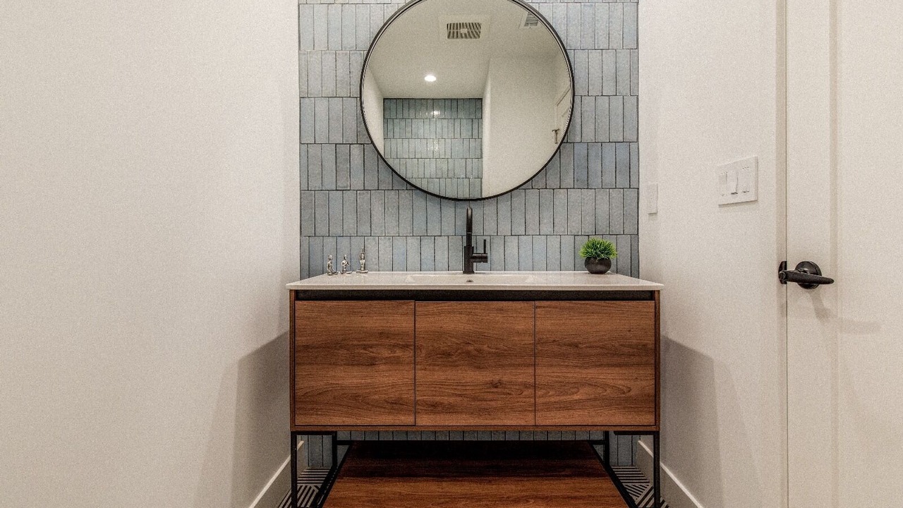 Photo of Bathroom in Woodland Hills