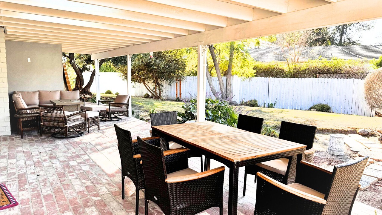 Photo of Outdoor in Woodland Hills