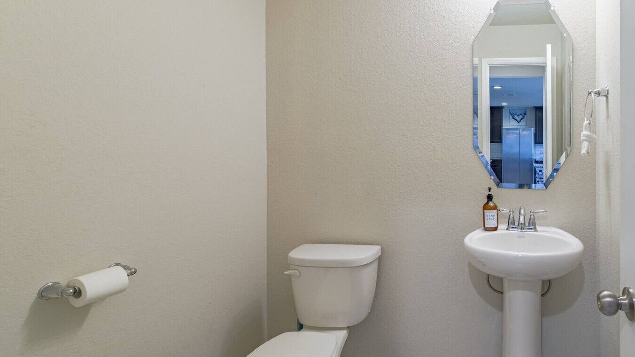 Photo of Bathroom in Clodine