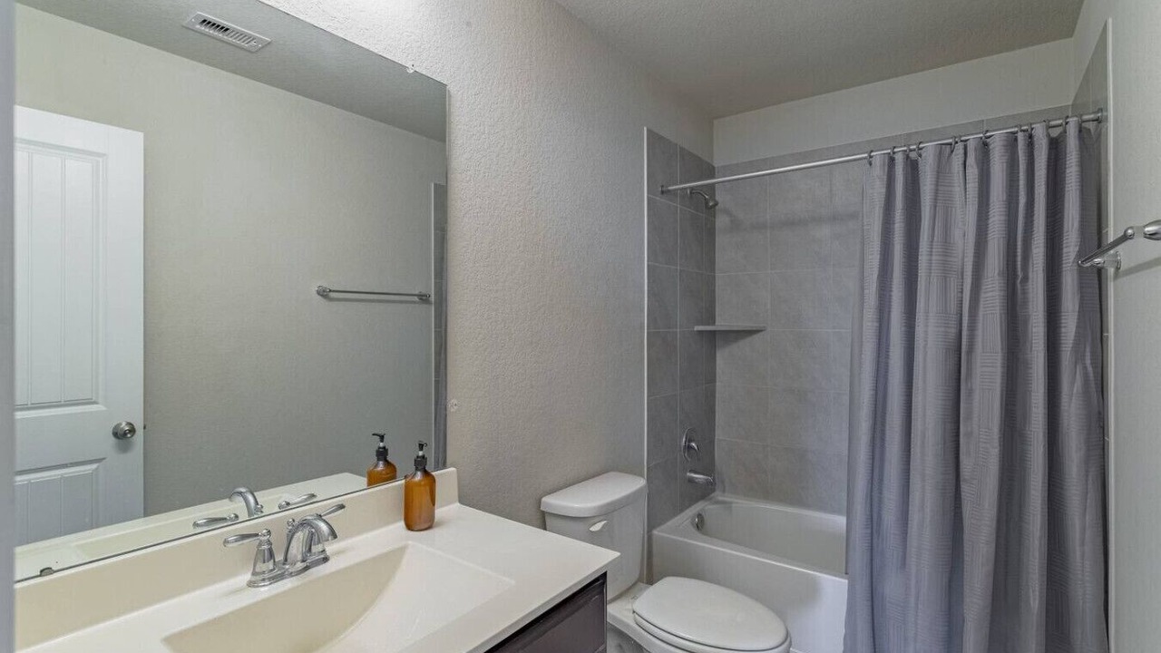 Photo of Bathroom in Clodine