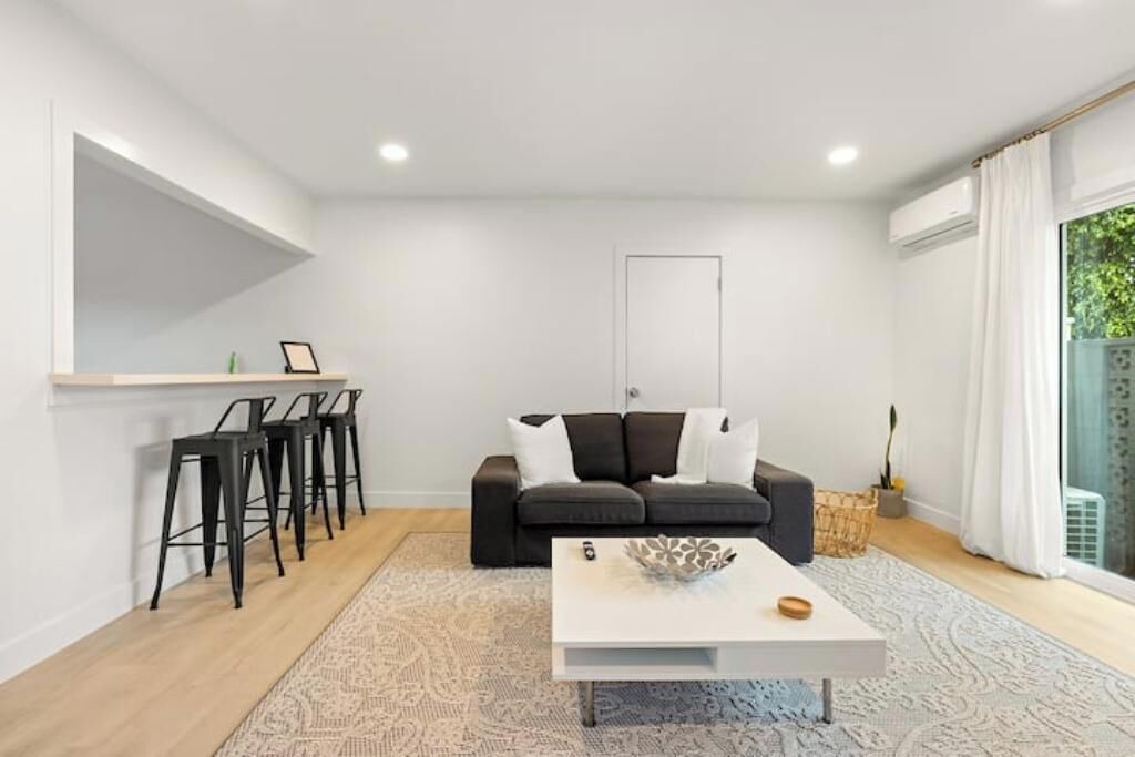 Photo of Livingroom in Lamanda Park