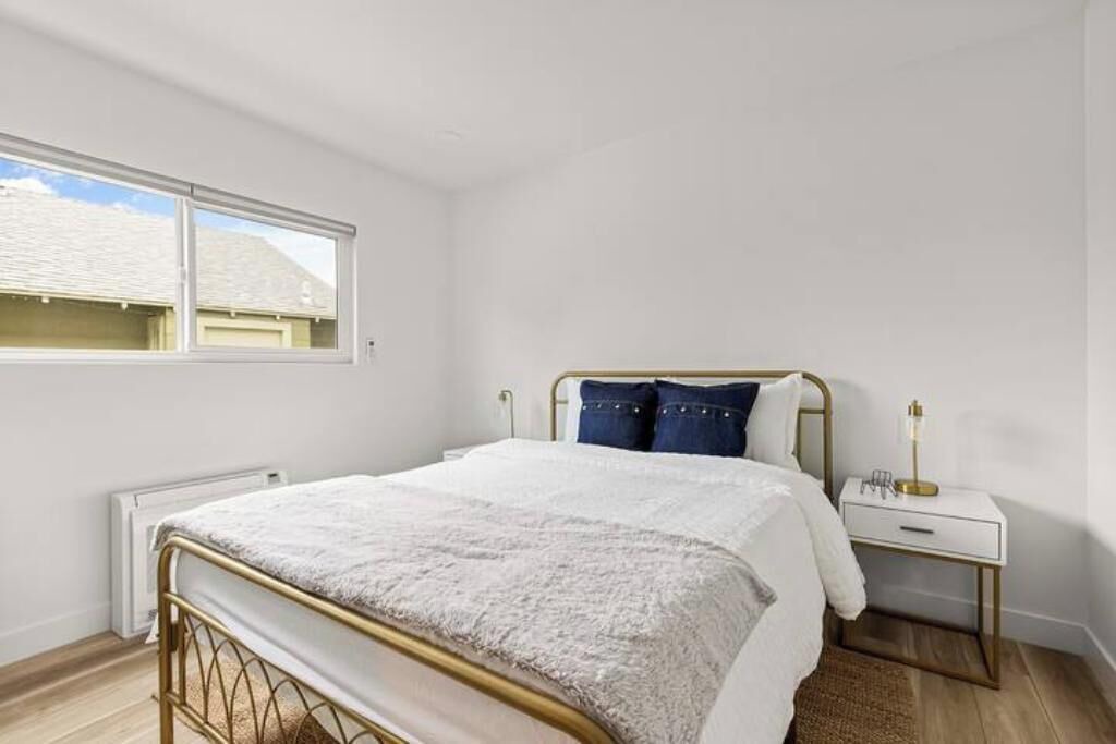 Photo of Bedroom in Mid Central
