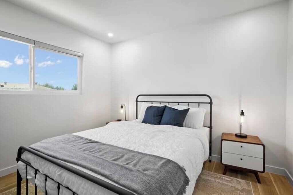 Photo of Bedroom in Lamanda Park