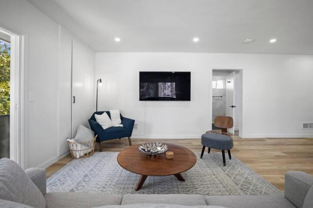 Photo of Livingroom in Lamanda Park