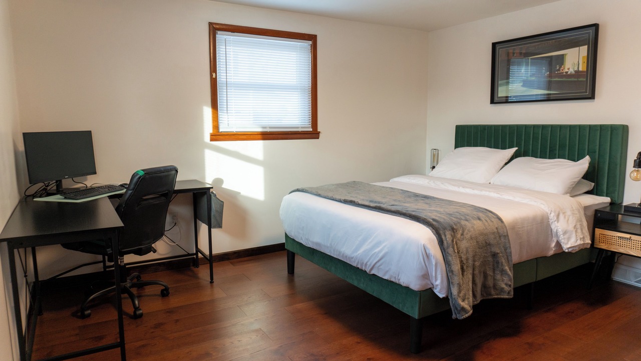 Photo of Bedroom in Monaca