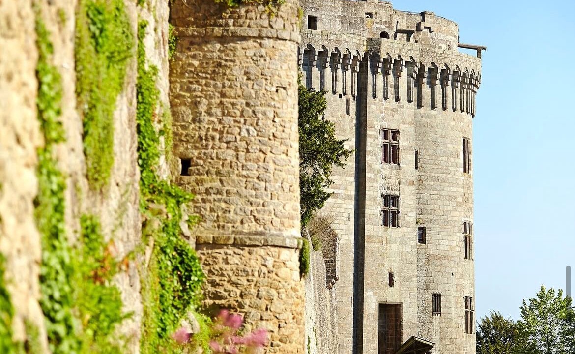 Photo of Others in Dinan