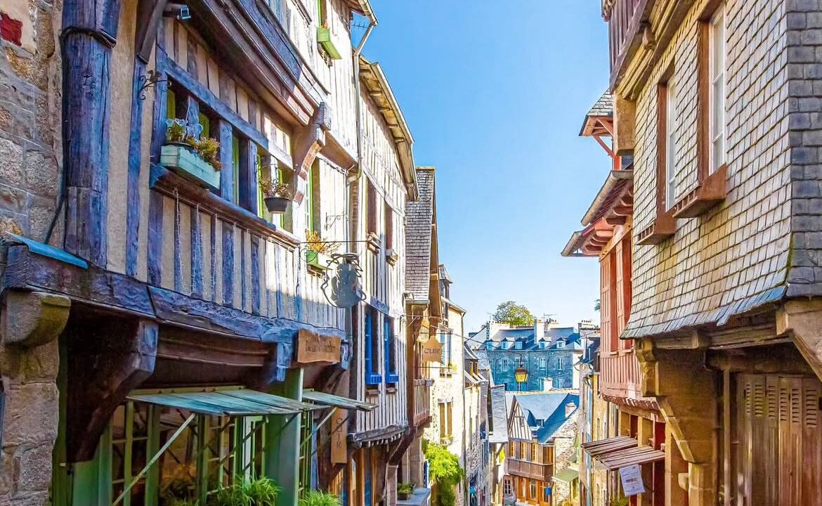 Photo of Others in Dinan