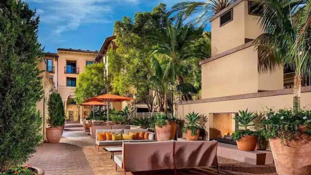 Photo of Patio Balcony in Airport Area