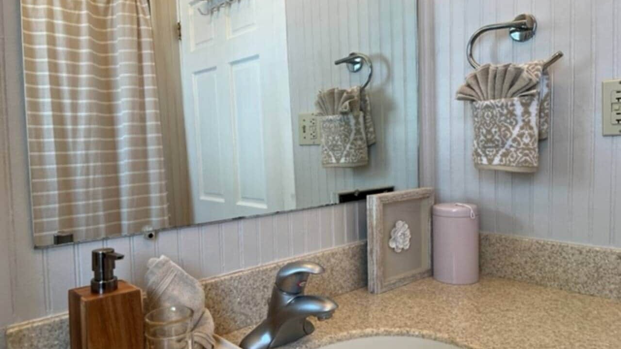 Photo of Bathroom in Dixon Park