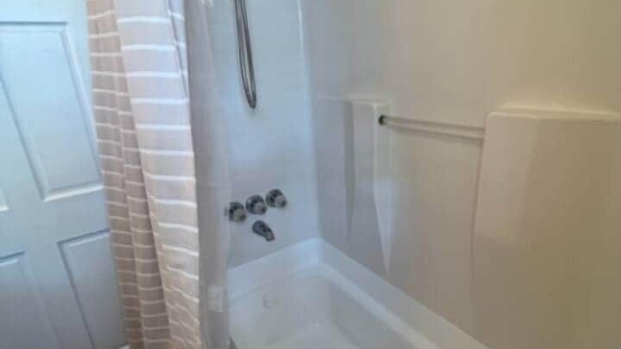 Photo of Bathroom in Dixon Park
