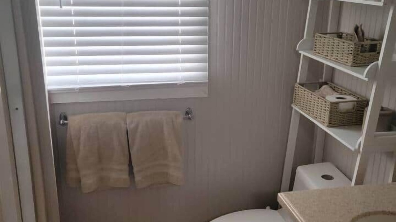 Photo of Bathroom in Dixon Park
