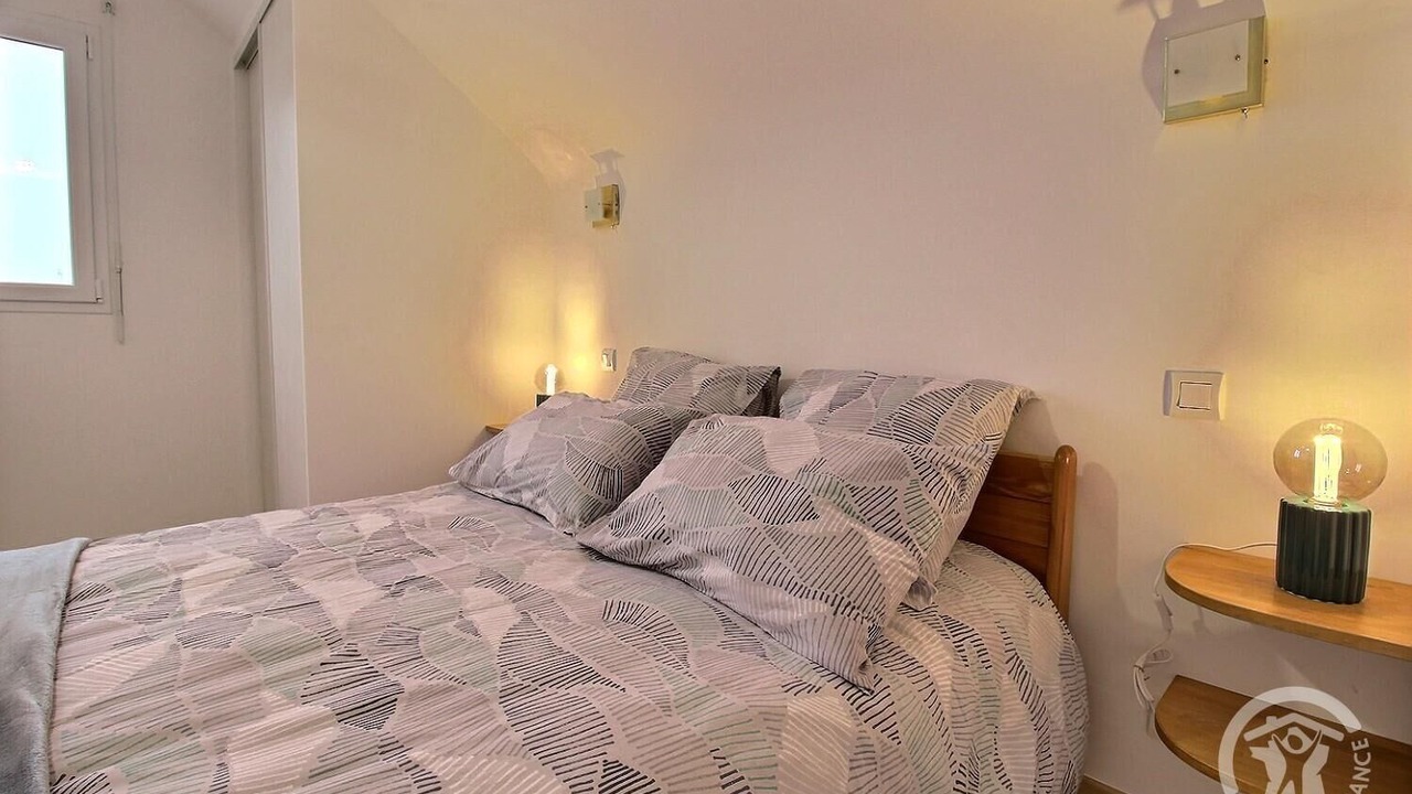 Photo of Bedroom in Lamballe