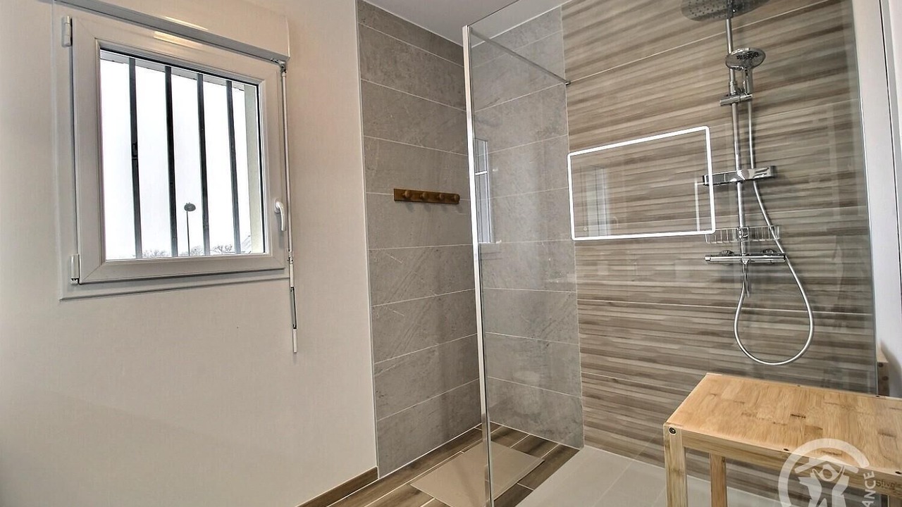 Photo of Bathroom in Lamballe