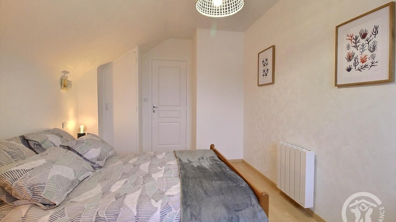 Photo of Bedroom in Lamballe